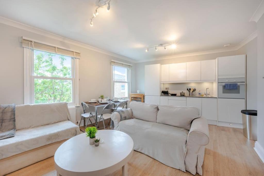 Cosy 2 Bed In Kensington Olympia Apartment London Bagian luar foto