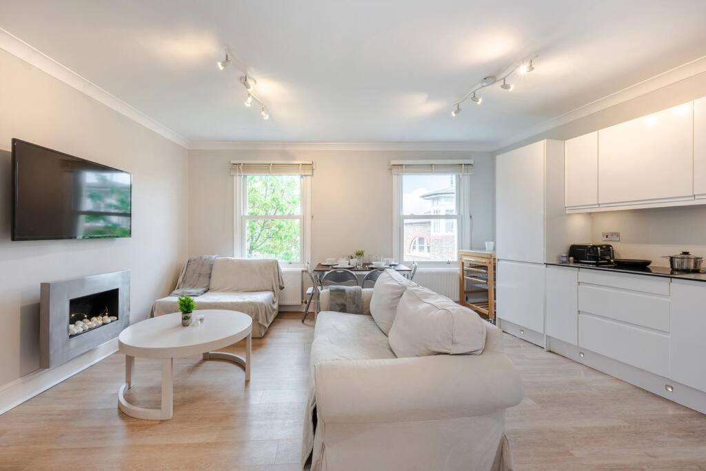 Cosy 2 Bed In Kensington Olympia Apartment London Bagian luar foto